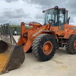 Doosan DL200