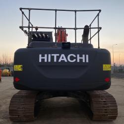 HITACHI ZX210