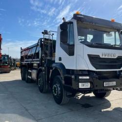 IVECO TRAKKER AD340T36 grab