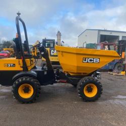 JCB 3t swivel skip