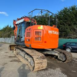 HITACHI ZX225USLC-5